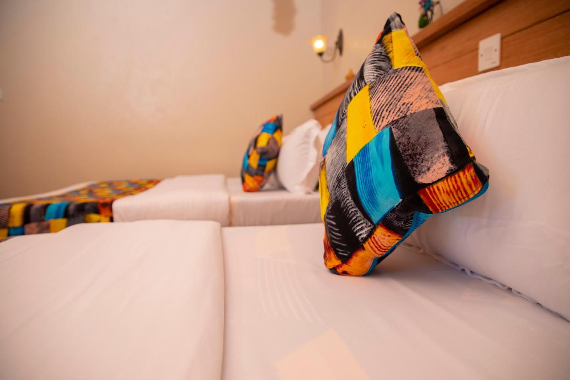 Kaswa Lodge Fort Portal ภายนอก รูปภาพ