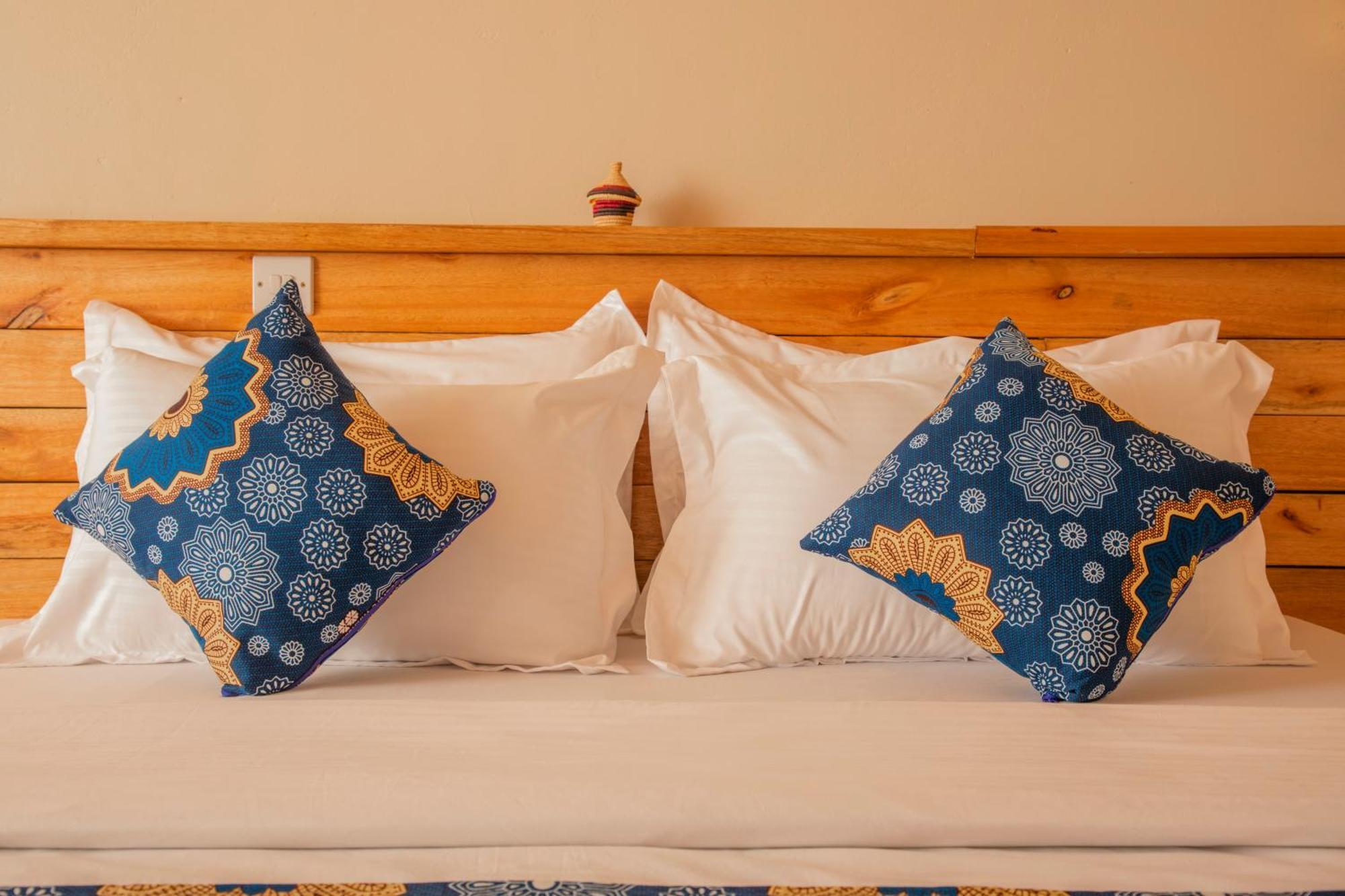Kaswa Lodge Fort Portal ภายนอก รูปภาพ